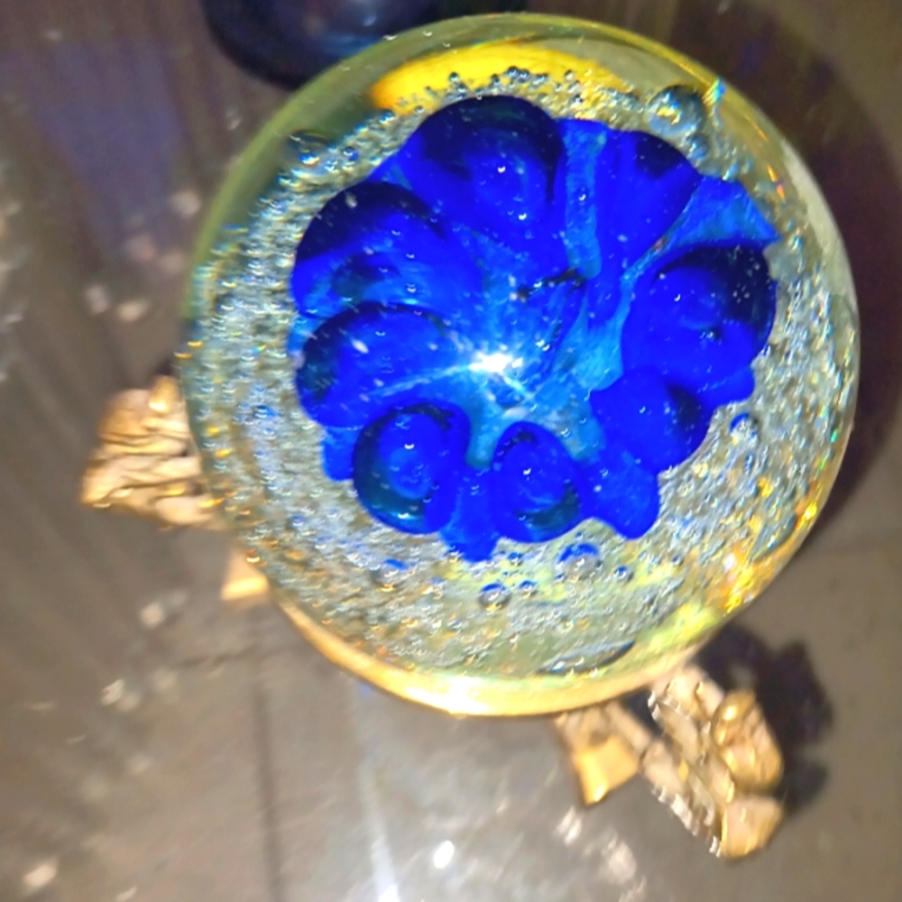 Controlled Bubble Paper Weight. XLarge